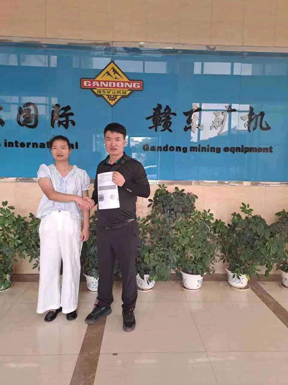 With customer photos With customer photos
